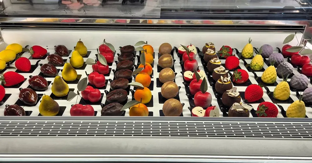 Vetrina del gelato artigianale Fuori Porta