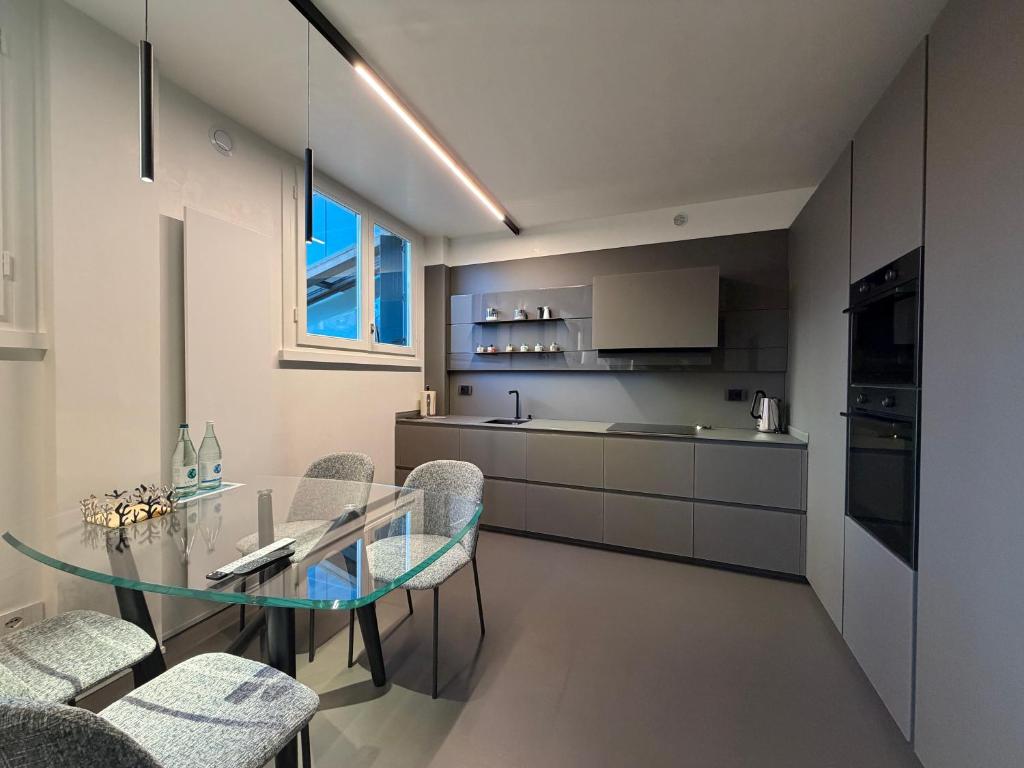 Cucina reale dell'appartamento